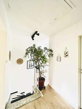 1OG Flur/Treppe - 