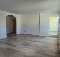 großzügige, renovierte 2-Raum-Wohnung mit Balkon im Herzen von Döbeln