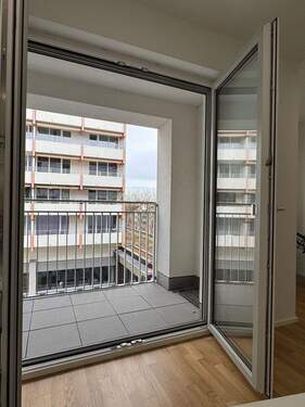 BALKON MIT AUSBLICK - 