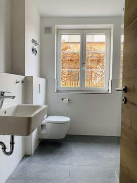 Bad - 2 Zimmer Etagenwohnung zur Miete in Otterfing