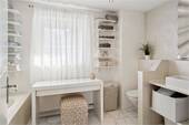 Badezimmer mit Badewanne - 