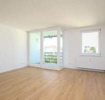 HIER BLEIBEN KEINE WÜNSCHE OFFEN Moderne 2-Raum-Wohnung mit Balkon, EBK & PKW-Stellplatz - Leipzig Gohlis-Süd