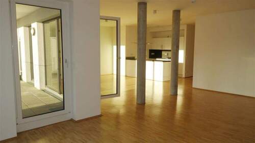 Wohnbereich mit Süd-West Terrasse - 2 Zimmer Etagenwohnung zur Miete in Mönchengladbach