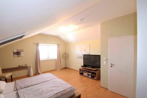 Schlafzimmer DG DHH rechts - 