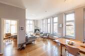 Wohnbreich - Blick zum Arbeitszimmer - 