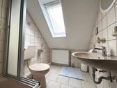 Praktisch ist das Duschbad im Dachgeschoss - 