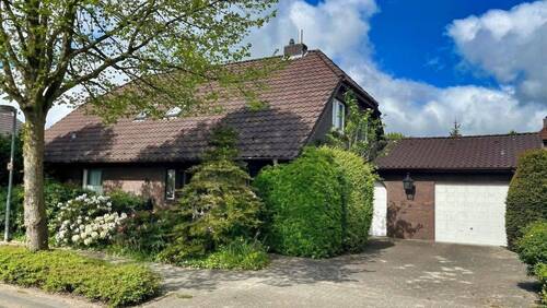 Ein schönes Haus mit großer Garage - 5 Zimmer Einfamilienhaus in Wilhelmshaven