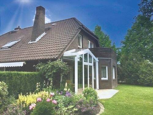 Wintergarten, Erker, Balkon und Terrasse. Hier bleiben keine Wünsche offen - 