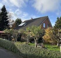 Schönes Einfamilienhaus mit Garage und Gartenpool incl. Überdachung - Eddelak