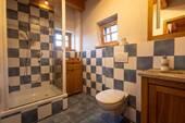 Badezimmer mit Dusche - 
