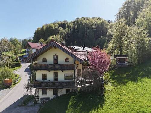 Blick zum Haus - Einfamilienhaus mit 250,00 m&sup2; in Samerberg zum Kaufen
