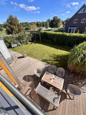 Garten mit Schaukel - 