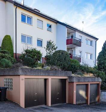 Bild 1 - Exklusiv vor dem Start: Vierfamilienhaus in Rohr - Verkaufsstart in Kürze!