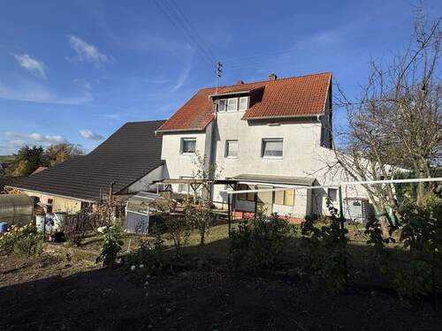Rückansicht - 8 Zimmer Einfamilienhaus in Schneckenhausen