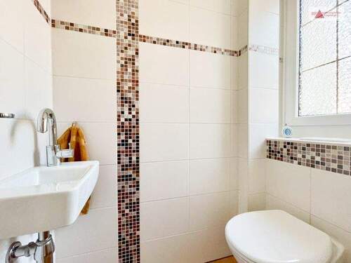 Gäste-WC Treppenaufgang - 