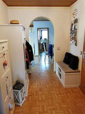 Flur - Etagenwohnung mit 70,00 m&sup2; in Römerberg zum Kaufen