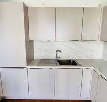 Familienfreundliche 5-Zimmer Wohnung mit Terrasse und eigenem Garten in Schönefeld