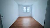 Bild 3 - 5 Zimmer Etagenwohnung in Schönefeld