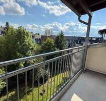 JETZT neues LAMINAT ! DG mit Balkon und geräumige Küche ! - Chemnitz Hilbersdorf