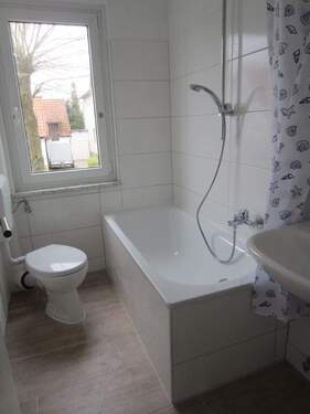 Saniertes Bad - *2-Zi.-Erdgeschosswohnung mit Garten und EBK*
