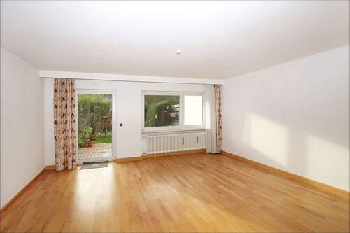 Wohnzimmer mit Gatenzugang - 