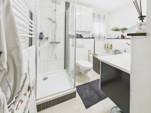 Bad - 3 Zimmer Etagenwohnung zum Kaufen in Mannheim / Neuhermsheim