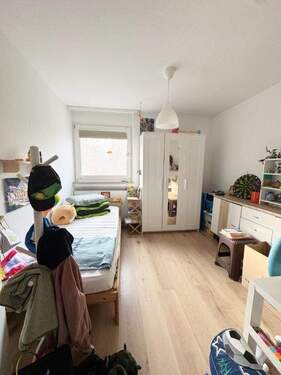 Schlafzimmer (2) - Etagenwohnung mit 86,00 m² in Saarbrücken-Dudweiler zum Kaufen