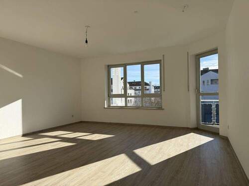 Wohnzimmer - Etagenwohnung mit 80,60 m&sup2; in Augsburg / Firnhaberau zum Kaufen