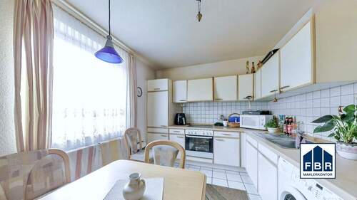 Küche mit Einbauküche - 