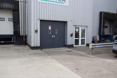 Aufzug Außen - Halle zur Miete in Ludwigshafen