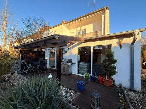 Veranda / Westseite - Ankommen, durchatmen, zuhause sein - Reihenendhaus mit Garten & Westausrichtung