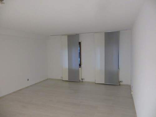 Wohnzimmer Fenster - 2 Zimmer Etagenwohnung in Göppingen Ortsteil Manzen