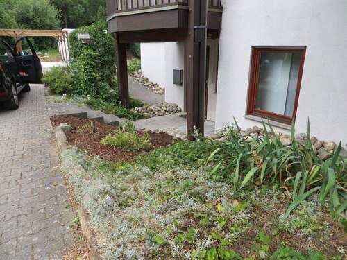 Eingang außen - Etagenwohnung mit 65,00 m² in Göppingen Ortsteil Manzen zur Miete