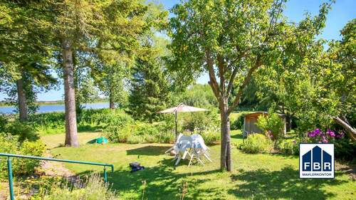 Grundstücksbereich - 3 Zimmer Mehrfamilienhaus, Wohnhaus zum Kaufen in Sternberg