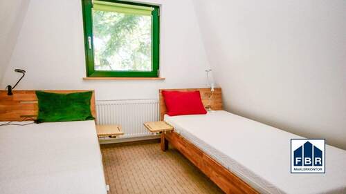 Zimmer im Dachgeschoss - 