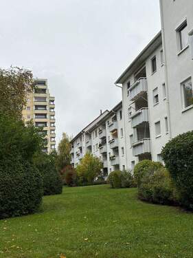 Bild 1 - 4-Zimmer Wohnung in Steinbach mit Ausbaupontential im Dach!