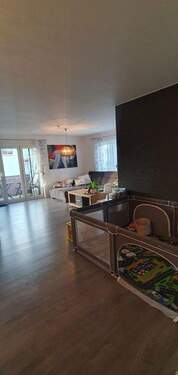 Wohnzimmer - 3 Zimmer Etagenwohnung zum Kaufen in Großostheim