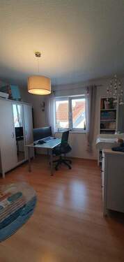 Kinderzimmer/Büro - 