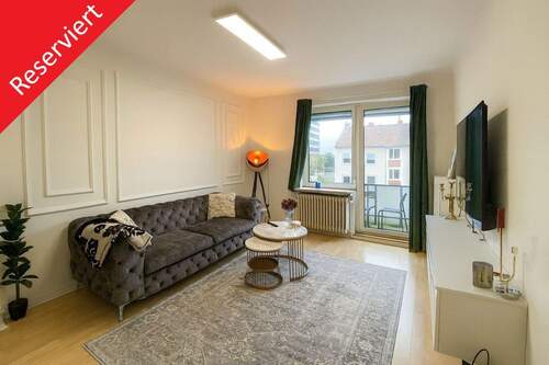 Wohnzimmer - Zentrale 3-Zimmer-Wohnung mit Balkon in der Bremer Bahnhofsvorstadt - frei werdend