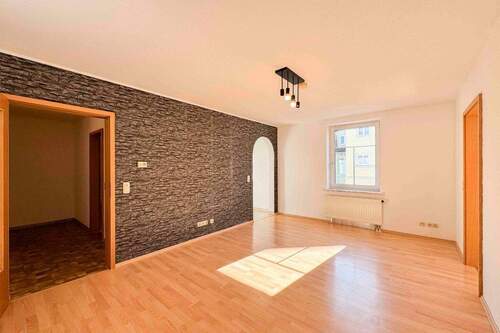 Wohnzimmer - 2 Zimmer Etagenwohnung zum Kaufen in Kempten (Allgäu)