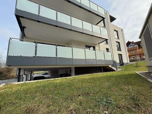 Eigener Garten mit Balkon - 