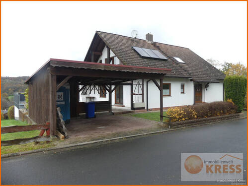 Bild 1 - Reserviert!! 2-Familienwohnhaus mit Einliegerwohnung, Terrasse, Garage und Carport in SLÜ-Niederzell