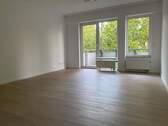 Wohnzimmer - 2 Zimmer Etagenwohnung zur Miete in Remscheid