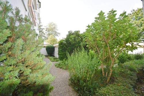 Innehof Hauseingänge - 1 Zimmer Etagenwohnung in Konstanz