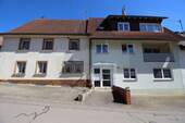 Ansicht Altbau-Neubau - Alt trifft Neu - Zwei Wohnhäuser mit Nebengebäude und Grundstück in Hüfingen-Fürstenberg - Wohnensemble aus Alt- und Neubau für Anleger & Eigennutzer!