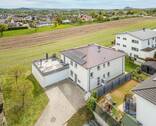 Nordostansicht - 9 Zimmer Mehrfamilienhaus, Wohnhaus zum Kaufen in Volkertshausen