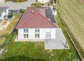 Westansicht - Mehrfamilienhaus, Wohnhaus mit 270,00 m&sup2; in Volkertshausen zum Kaufen