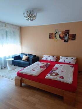 Wohn-, Schlafzimmer - 