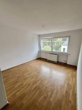 Wohnzimmer - Gemütliche 1-Zimmer-Wohnung in Wuppertal - zentral & gepflegt