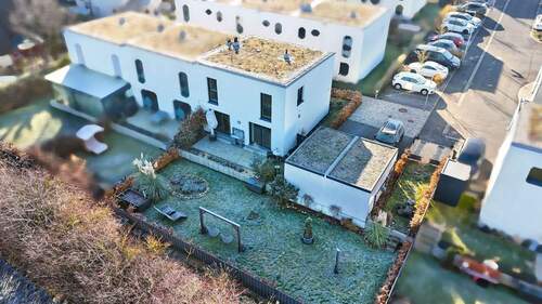 Drohne 3 - Modernes Reiheneckhaus von 2020 in ruhiger Feldrandlage - hochwertig ausgestattet & sehr gepflegt